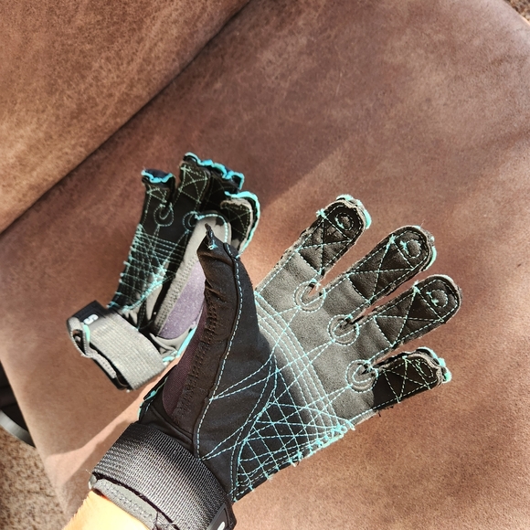 Radar Vapor K Inside Out Boa Women's Water Sport Gloves | Small - Picture 4 of 6